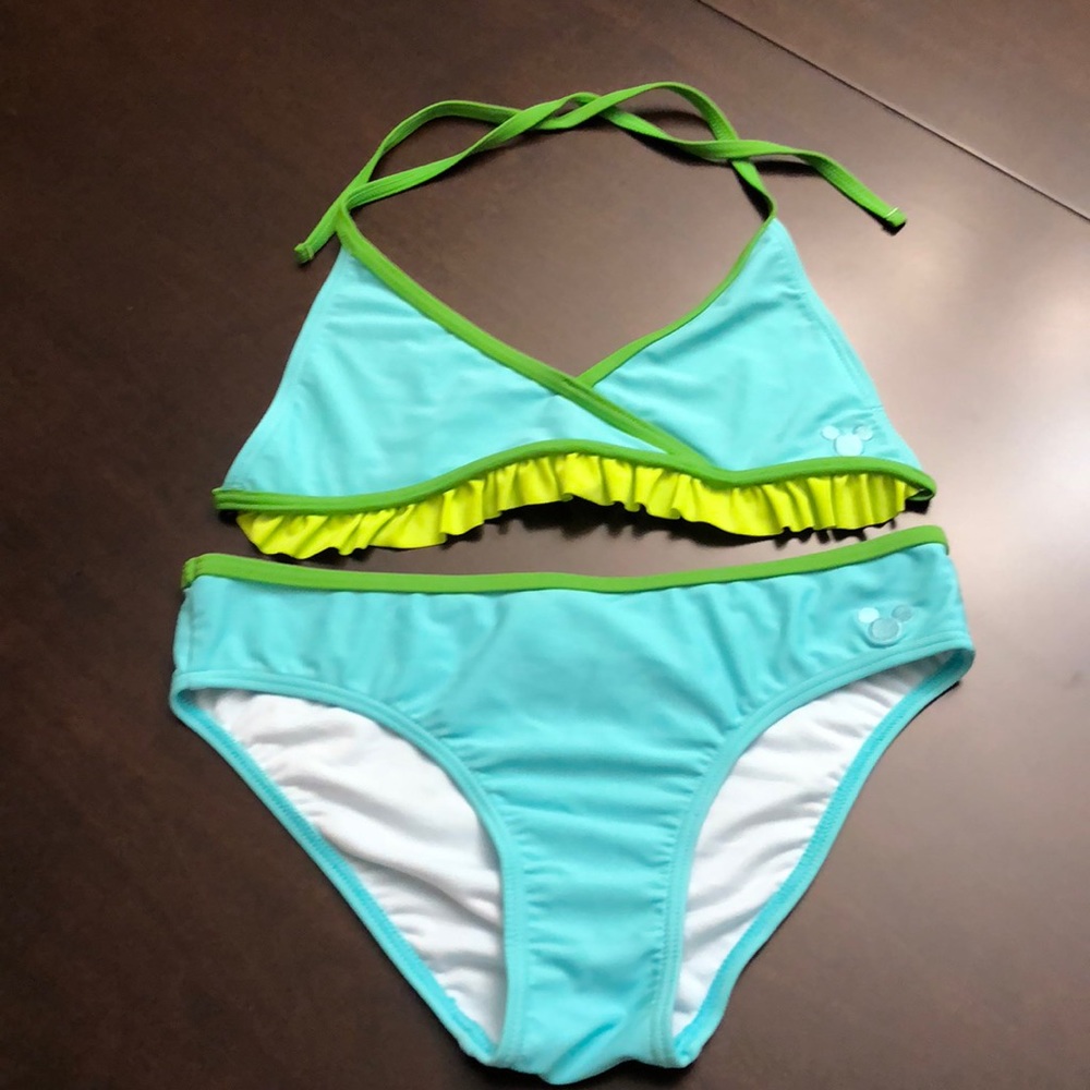 Girls bathing suit 👙